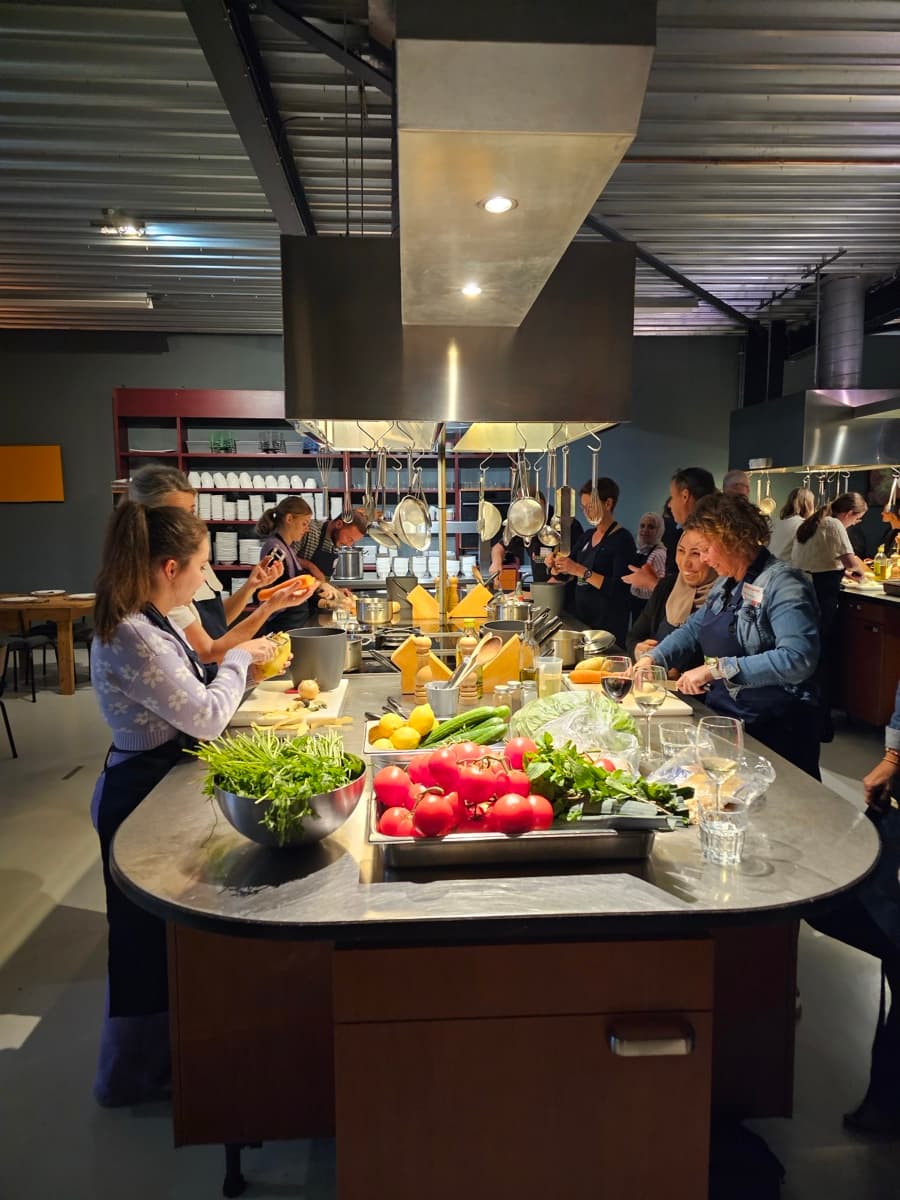 Team aan het werk in de keuken